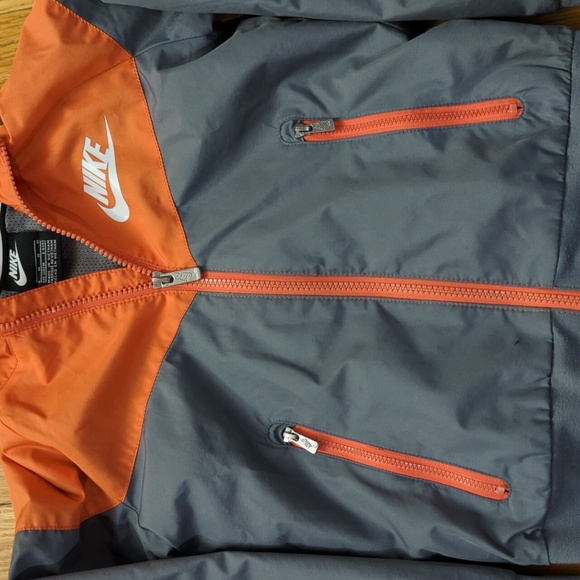 Nike Size 6 windbreaker - Picture 3 of 4